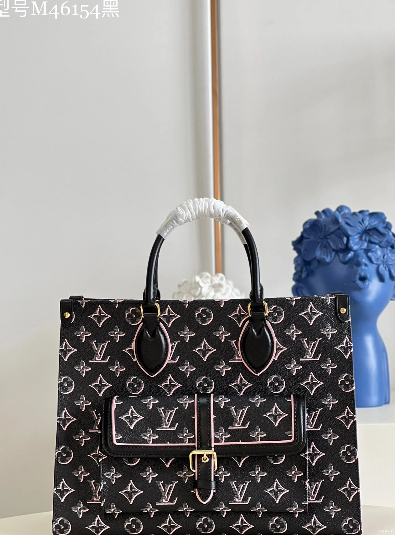 LOUIS ONTHEGO VUITTON 0401